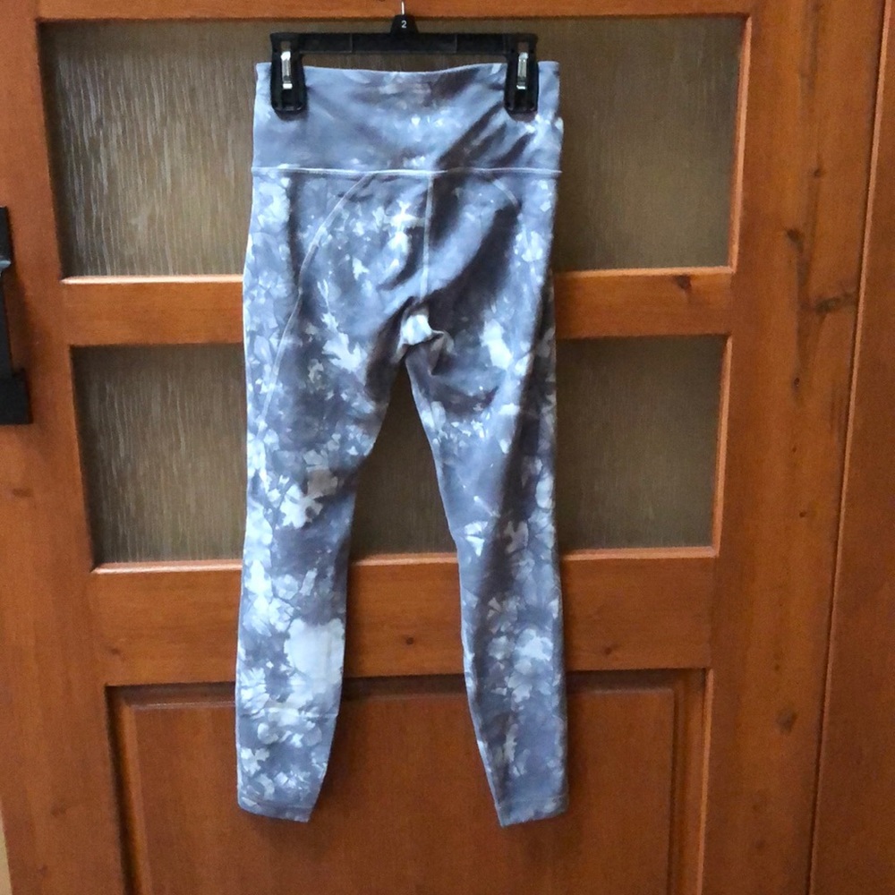 ๐๐๐ATHLETA Tie Dye High Waist Leggings!!๐๐๐ - Picture 2 of 3